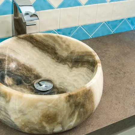 Luigi Climatizzato Con Veranda アパート *