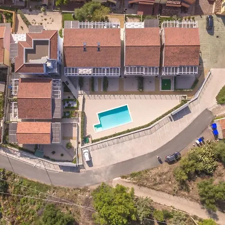 Luigi Climatizzato Con Veranda דירה